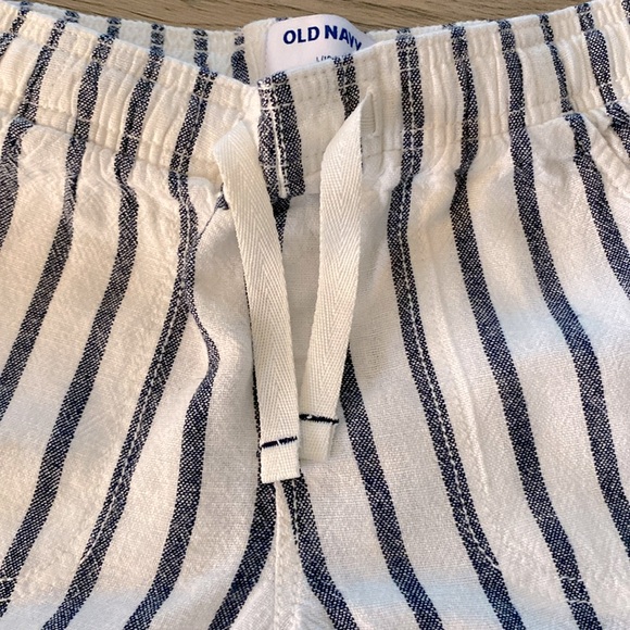 Old Navy | Linen Shorts - Picture 4 of 6